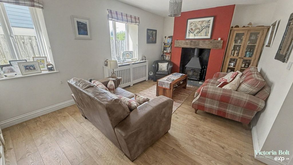 Property photo 3 of 20