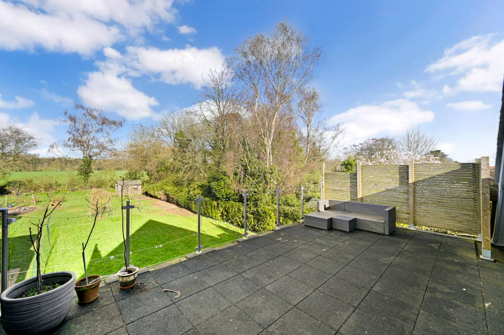 Property photo 2 of 22 Roof Terrace