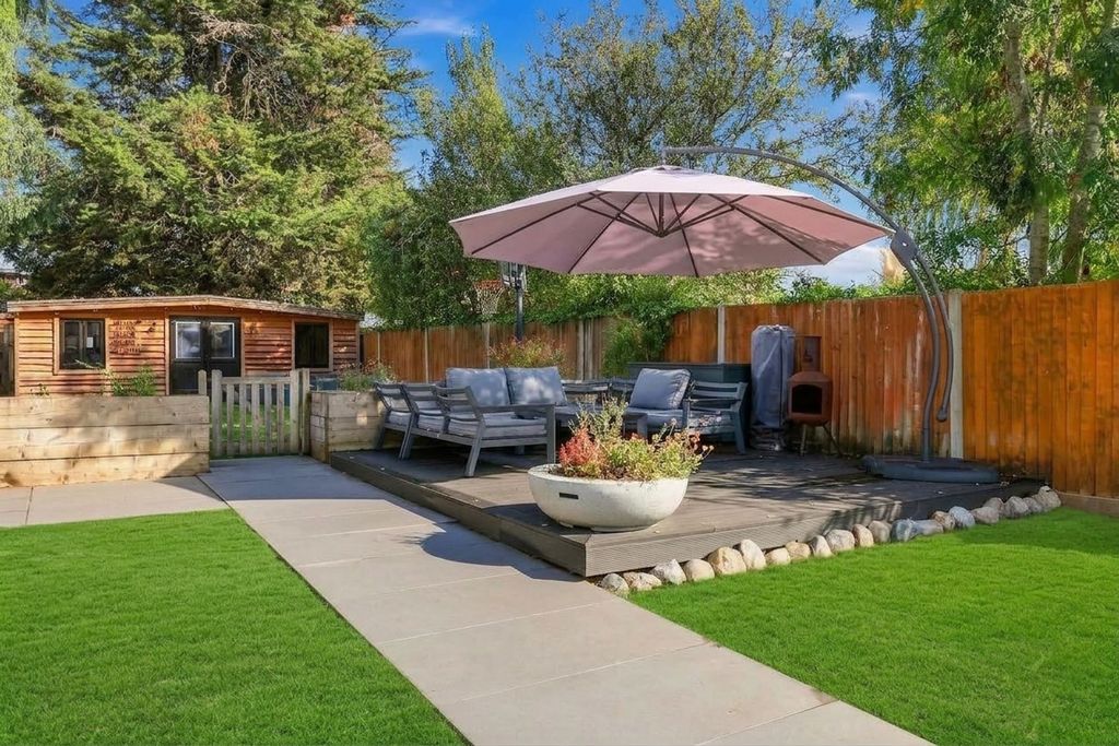 Property photo 2 of 30