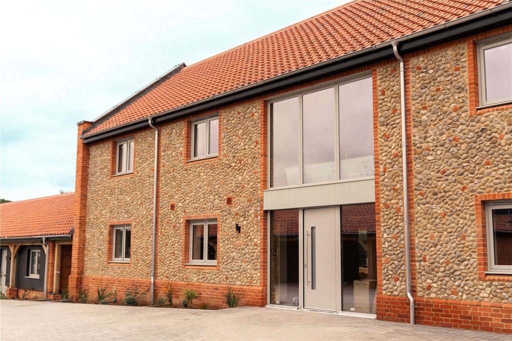 Property photo 1 of 55 Mulberry House