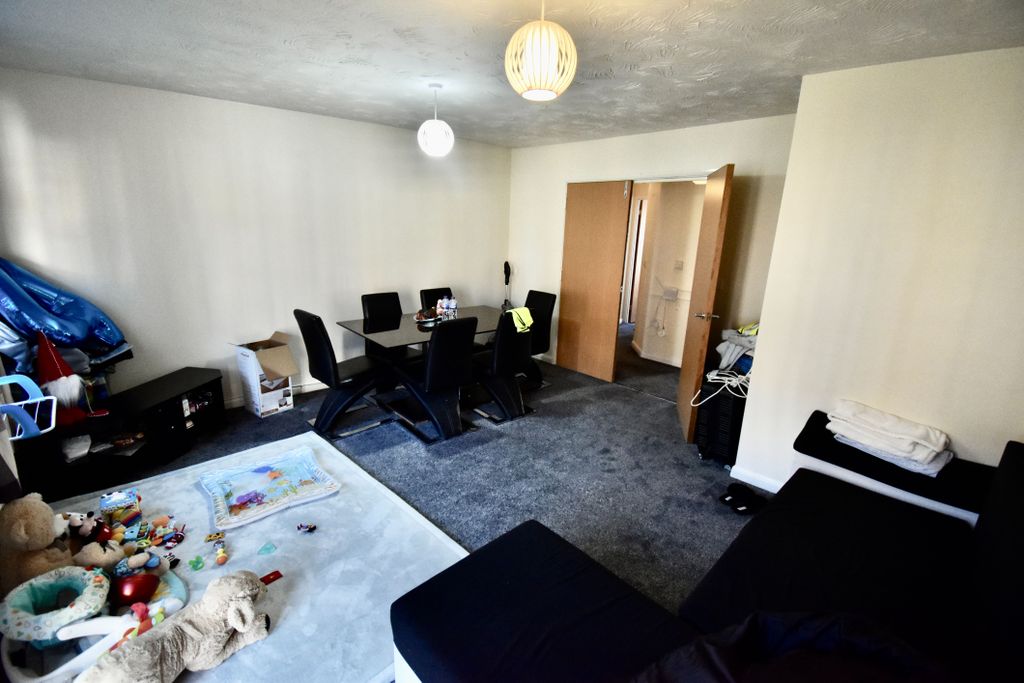 Property photo 3 of 6