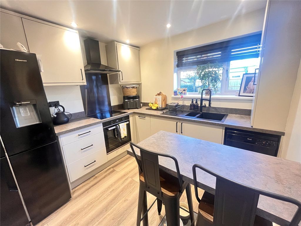 Property photo 2 of 20 Picture No. 23