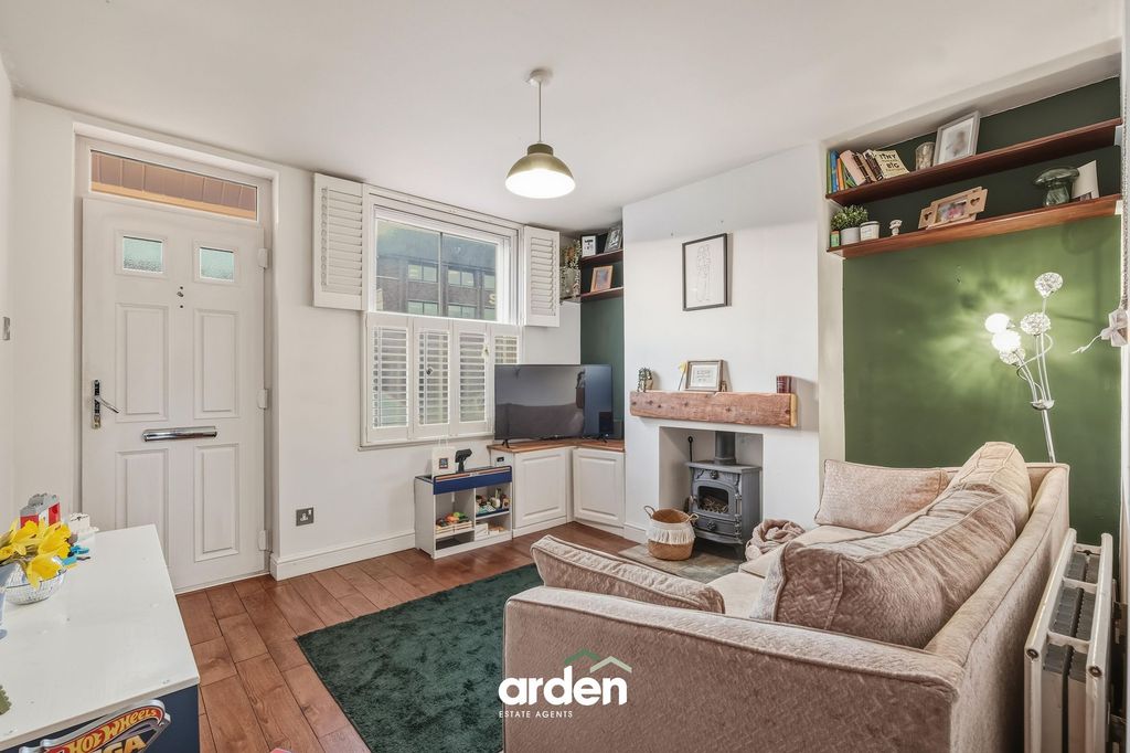 Property photo 2 of 10