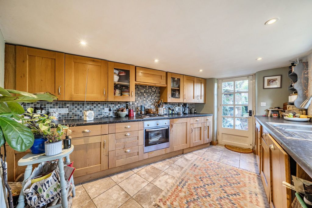 Property photo 3 of 16