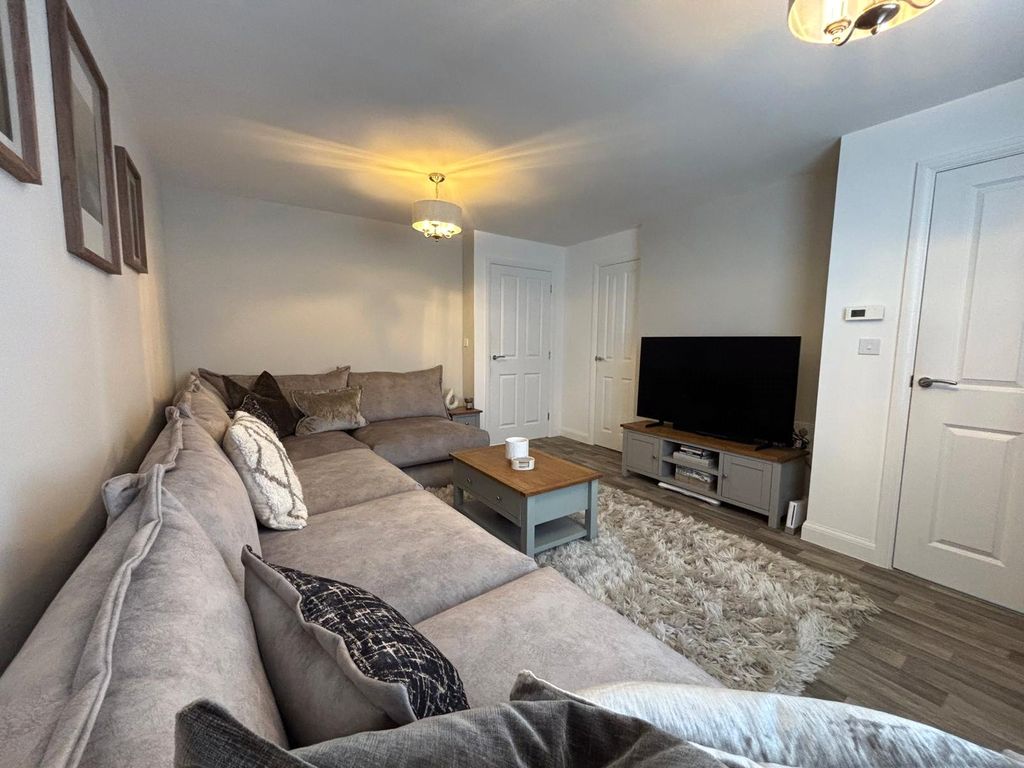 Property photo 2 of 25 Picture No. 16