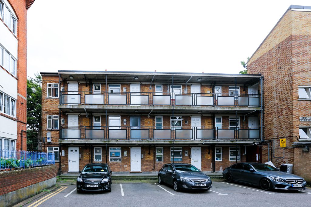 Property photo 1 of 8