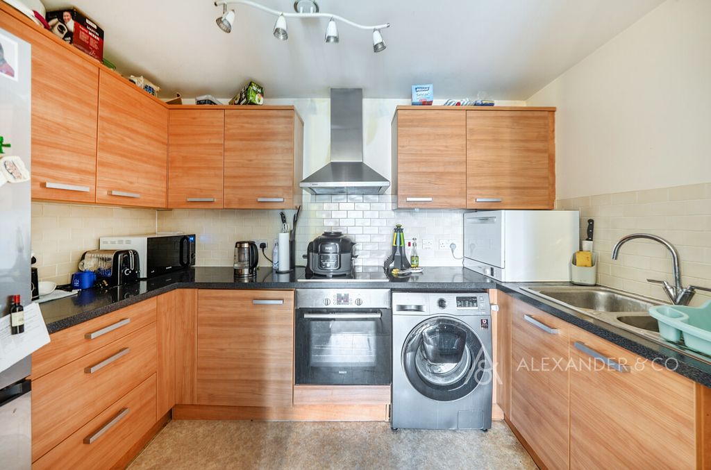 Property photo 3 of 10 64c471Aa-1270-46A...
