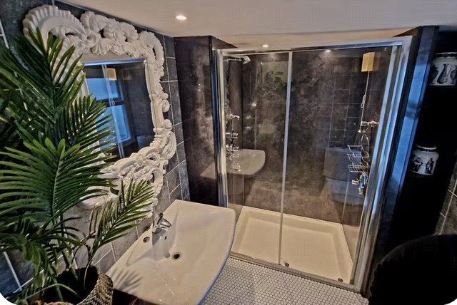 Property photo 3 of 23 Bathroom