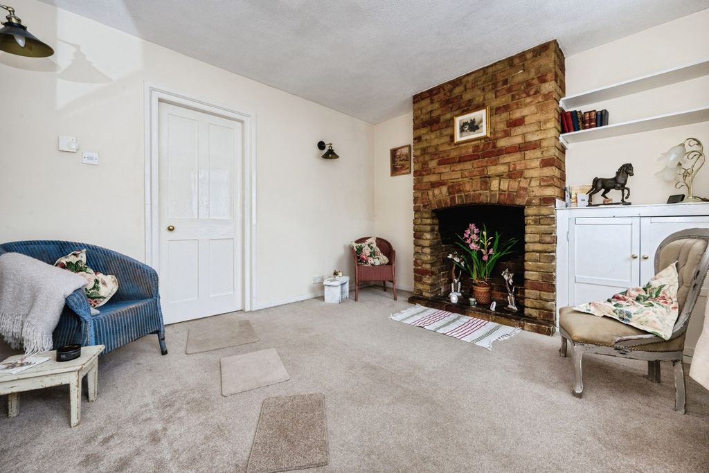 Property photo 2 of 16 Photo