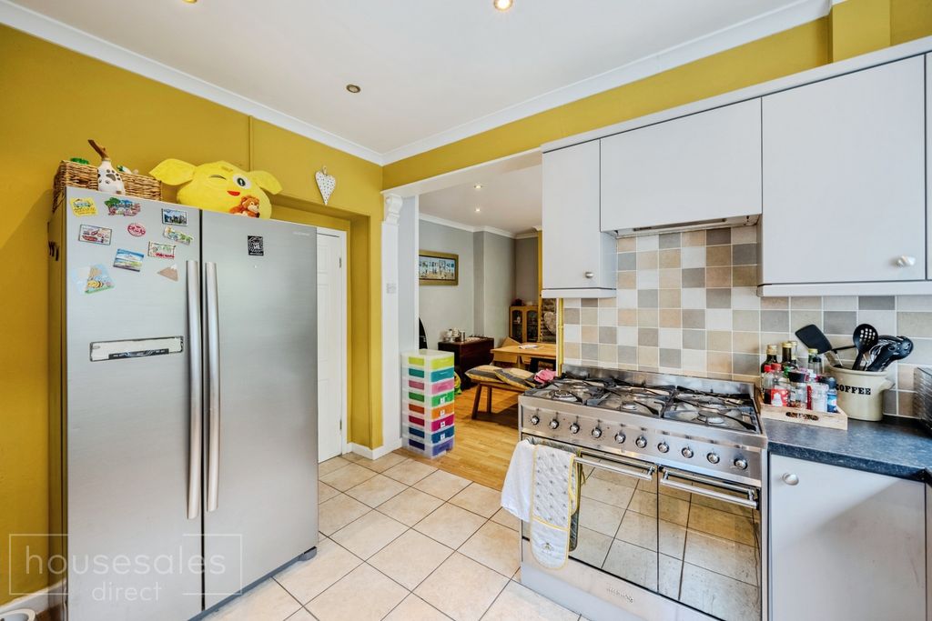 Property photo 3 of 16