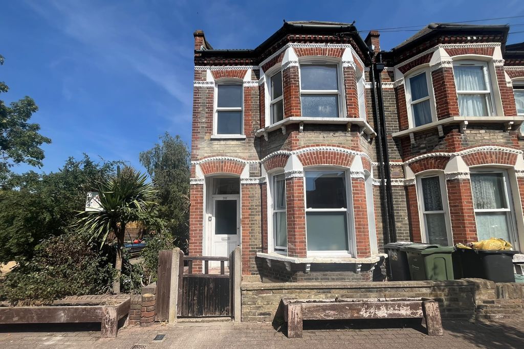 Property photo 1 of 13 36B Kildoran Road, Brixton London, Sw2 5Jx