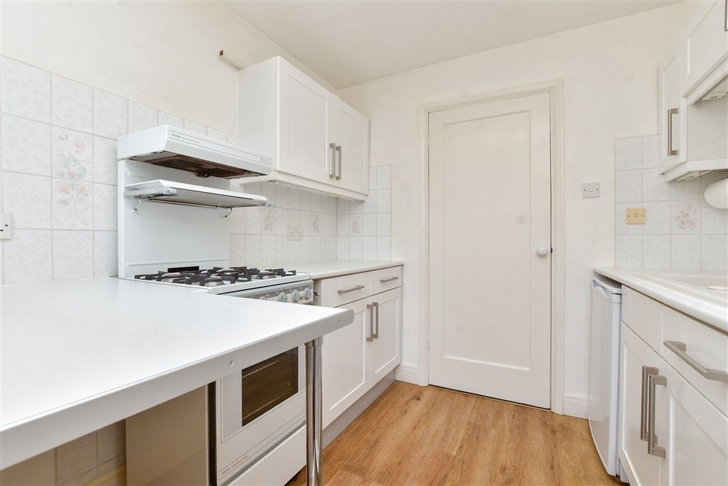 Property photo 1 of 10 Kitchen