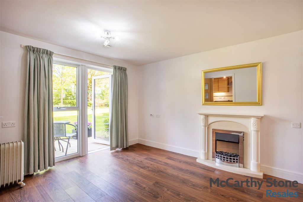 Property photo 3 of 18 8688064-Interior03.Jpg