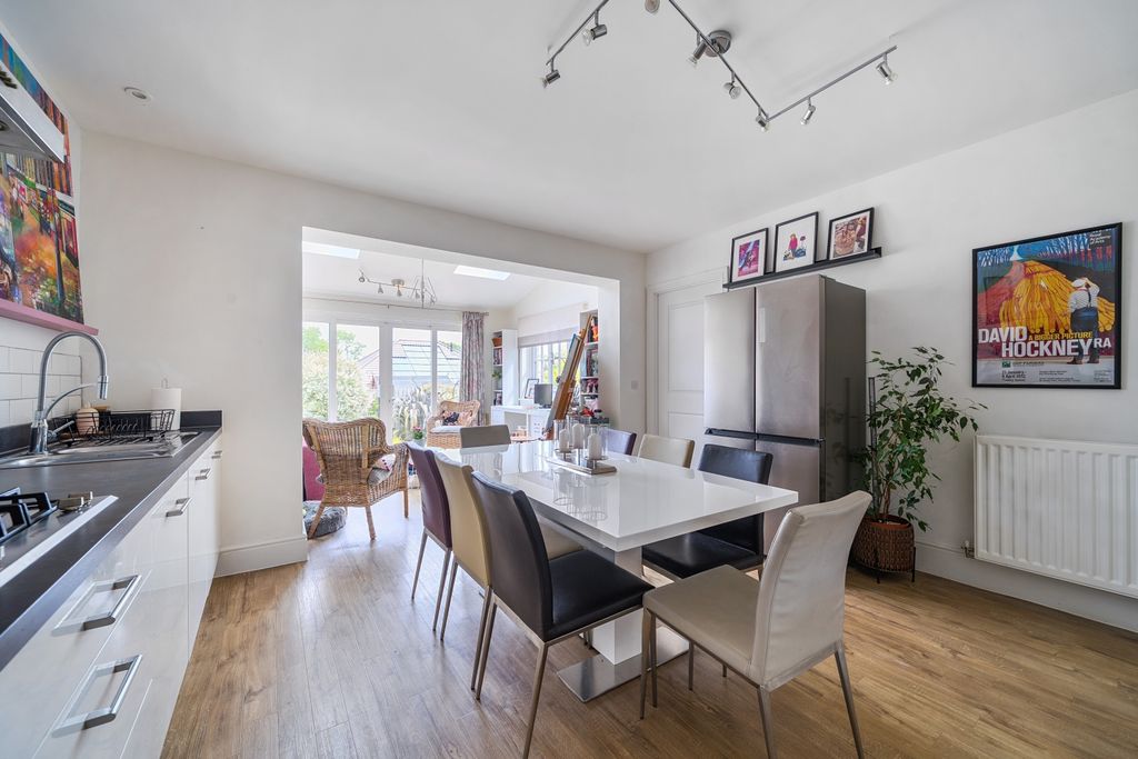 Property photo 2 of 22 1462835-10-6A0c4600ba672