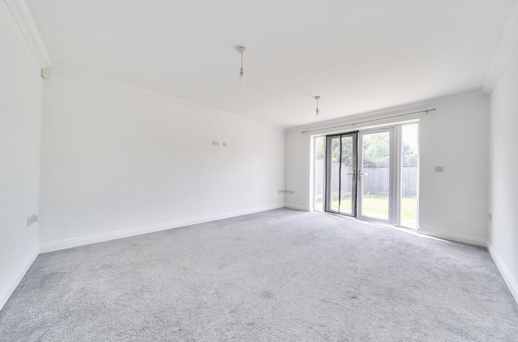 Property photo 2 of 17 1476855-23-6A2815...