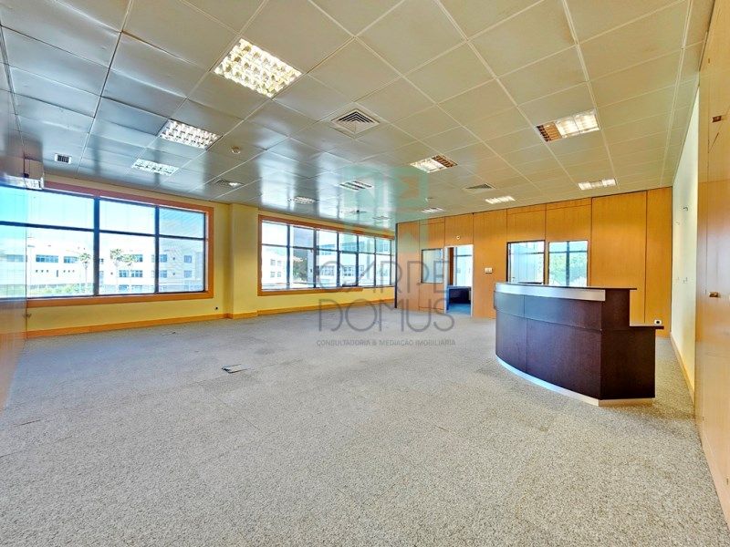 Property photo 2 of 65