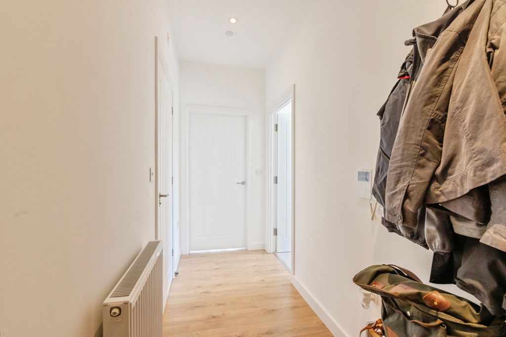 Property photo 2 of 16 Pbox-Img.Jpg