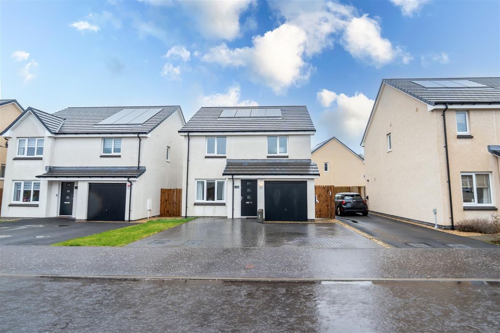 Property photo 1 of 15 Front.External.Jpg