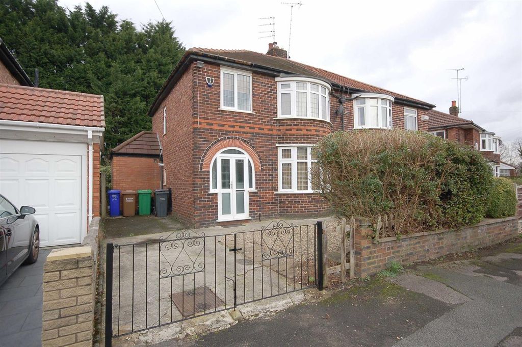 Property photo 1 of 12 External