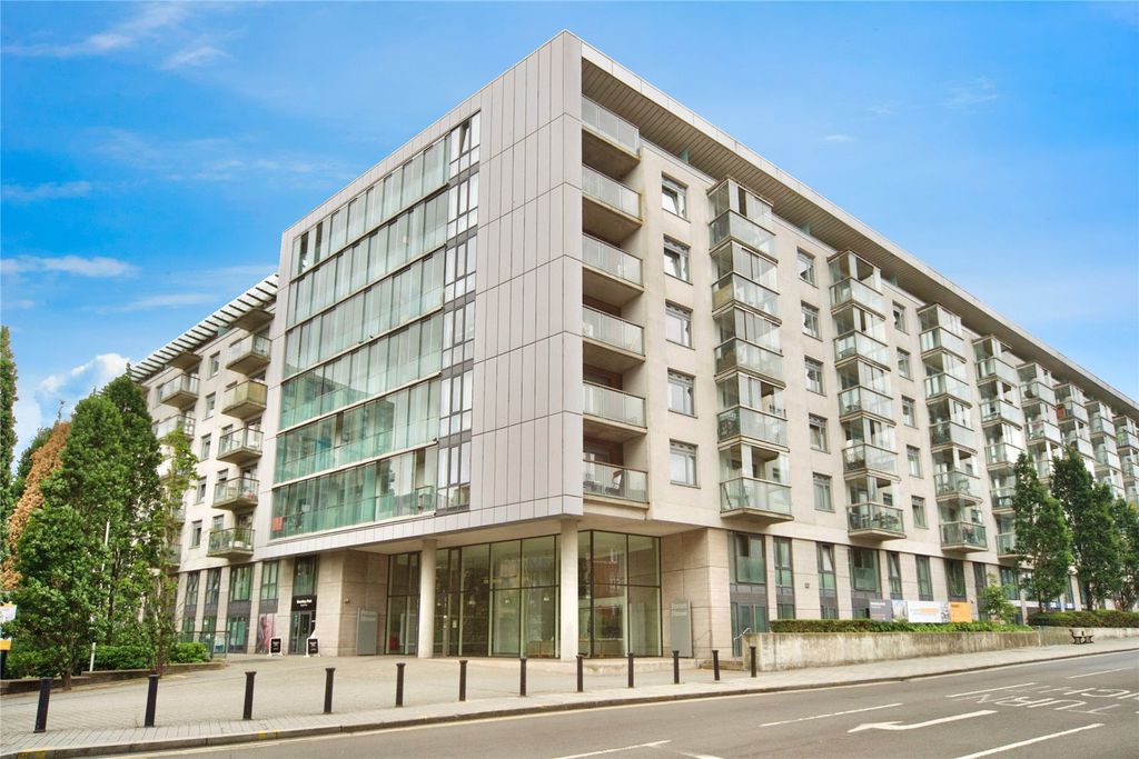 Property photo 1 of 13 Building