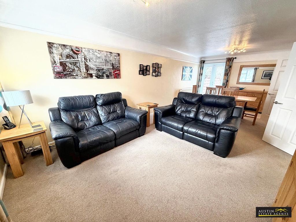 Property photo 2 of 16 Living Room