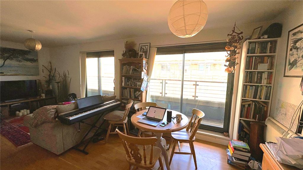 Property photo 3 of 9 Picture No. 06