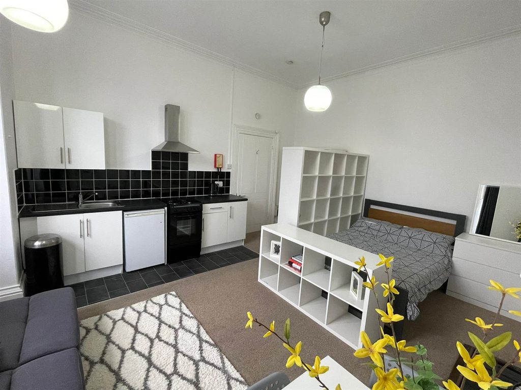 Property photo 1 of 4 Original-B272377F-DC92-4907-9BAE-D37Fa2638424.Jpeg