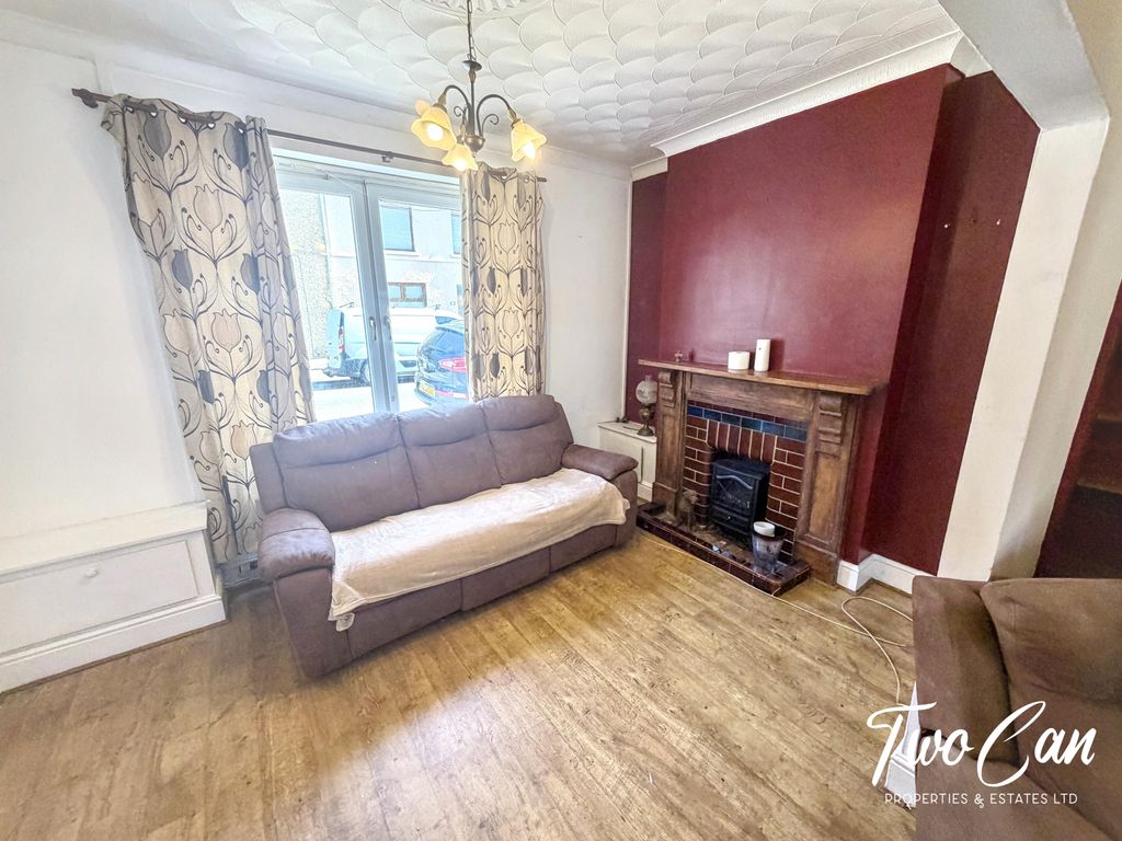 Property photo 3 of 25