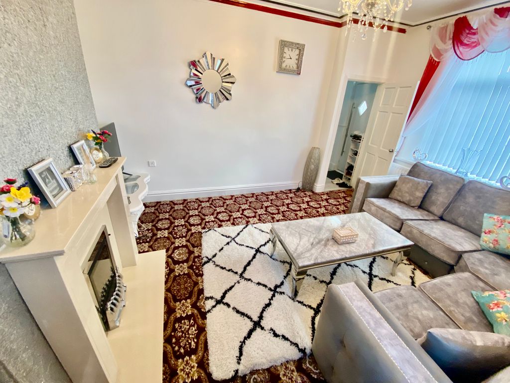 Property photo 2 of 18