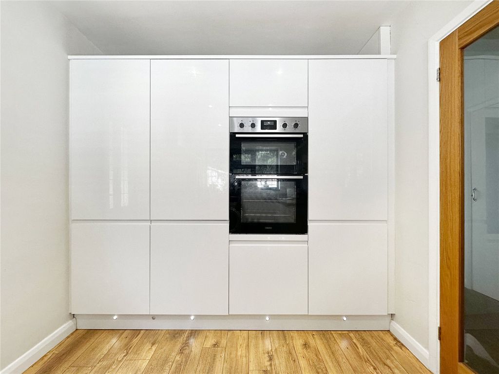 Property photo 2 of 15 Picture No. 05