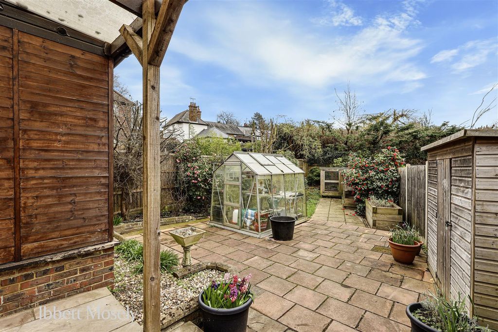 Property photo 3 of 11 15 Garden.Jpg