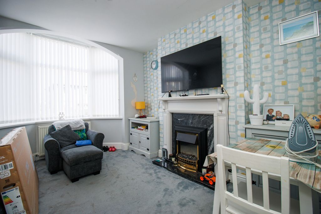 Property photo 2 of 14