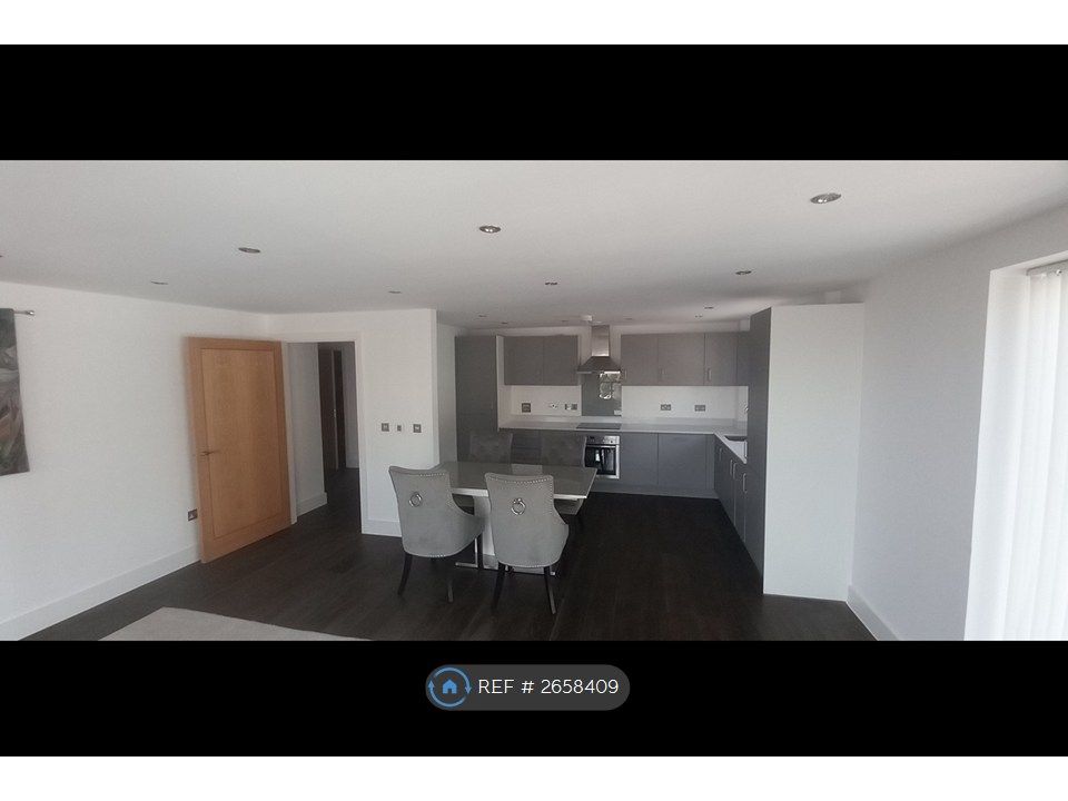 Property photo 3 of 17 Kitchen/ Dining