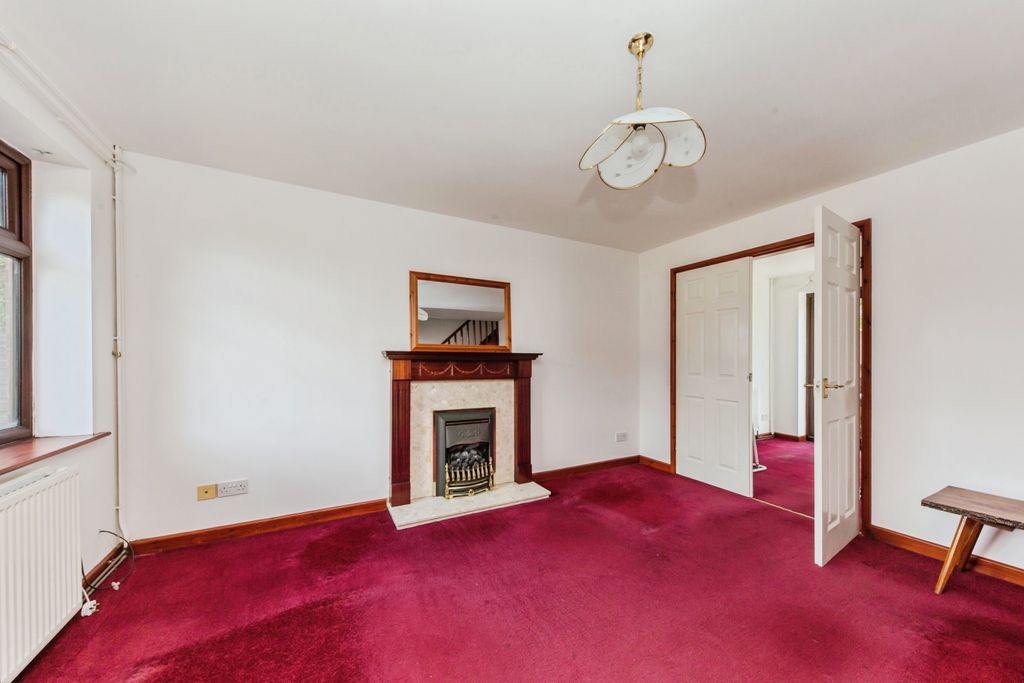 Property photo 3 of 19 Photo