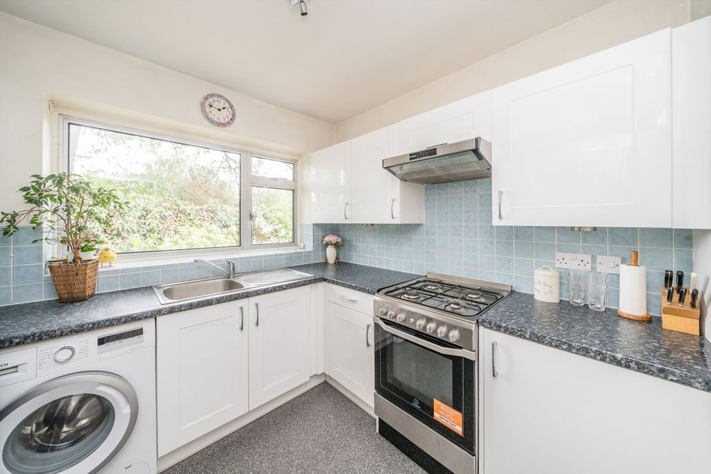 Property photo 3 of 6