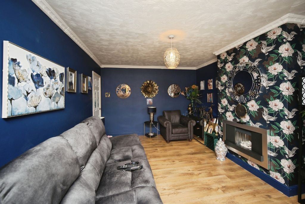 Property photo 3 of 17 Image 2