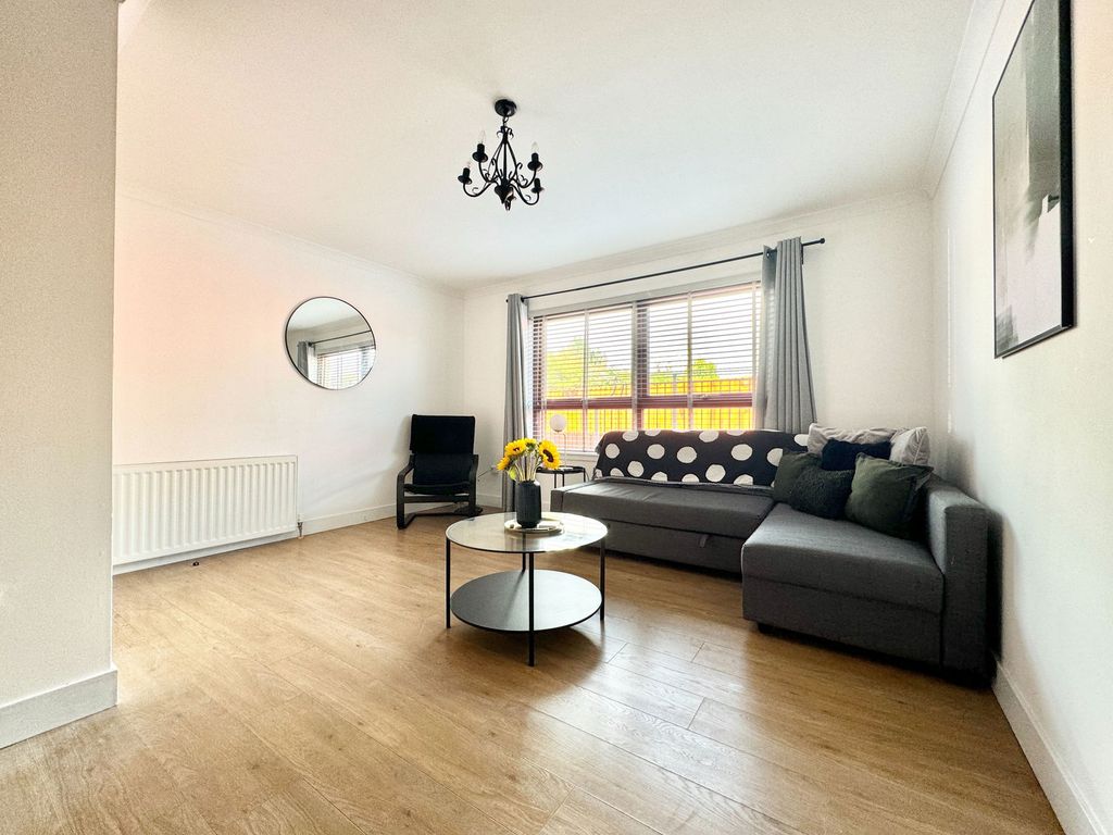 Property photo 2 of 22