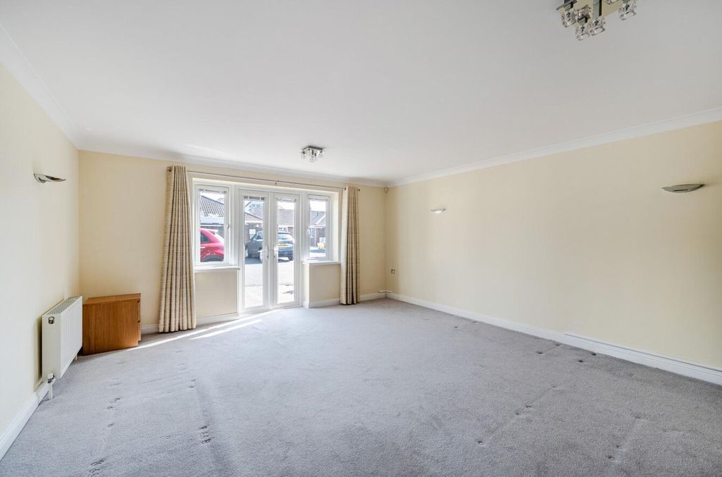 Property photo 2 of 14