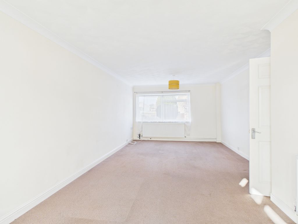 Property photo 3 of 23 Cam02023G0-Pr0207-Still002