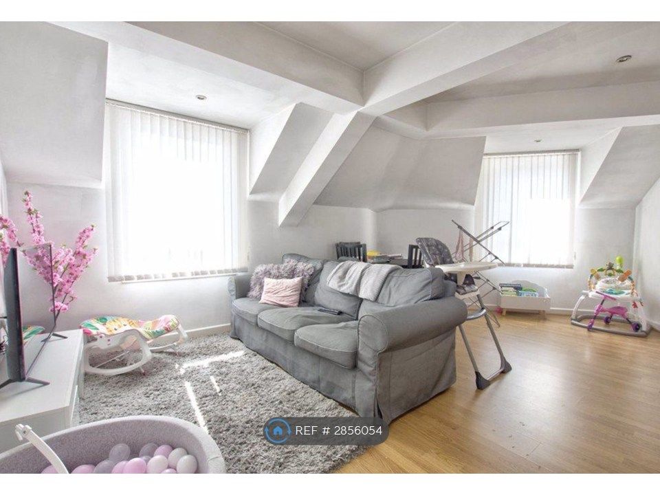 Property photo 2 of 10 Lounge