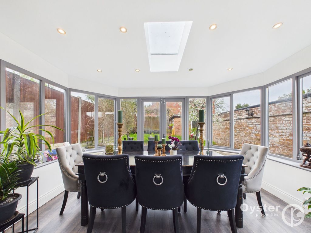Property photo 3 of 20 Dining Area