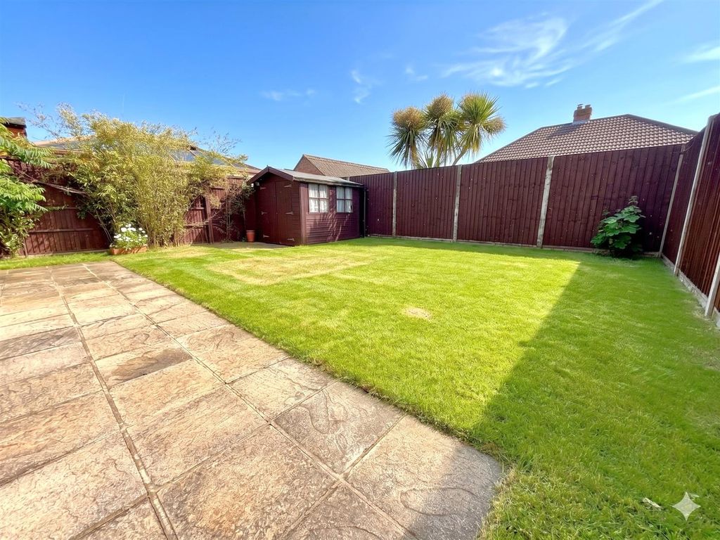 Property photo 2 of 15 Garden 3.Jpg