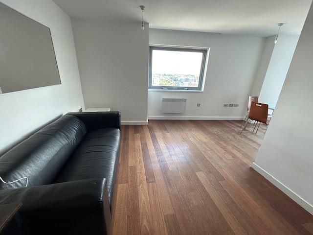 Property photo 2 of 8 2006 Beetham Tower Living Area 2024.Jpg