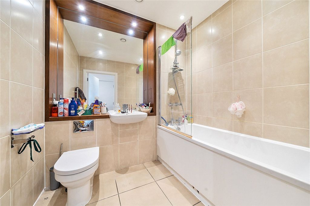 Property photo 3 of 16 Picture No. 12