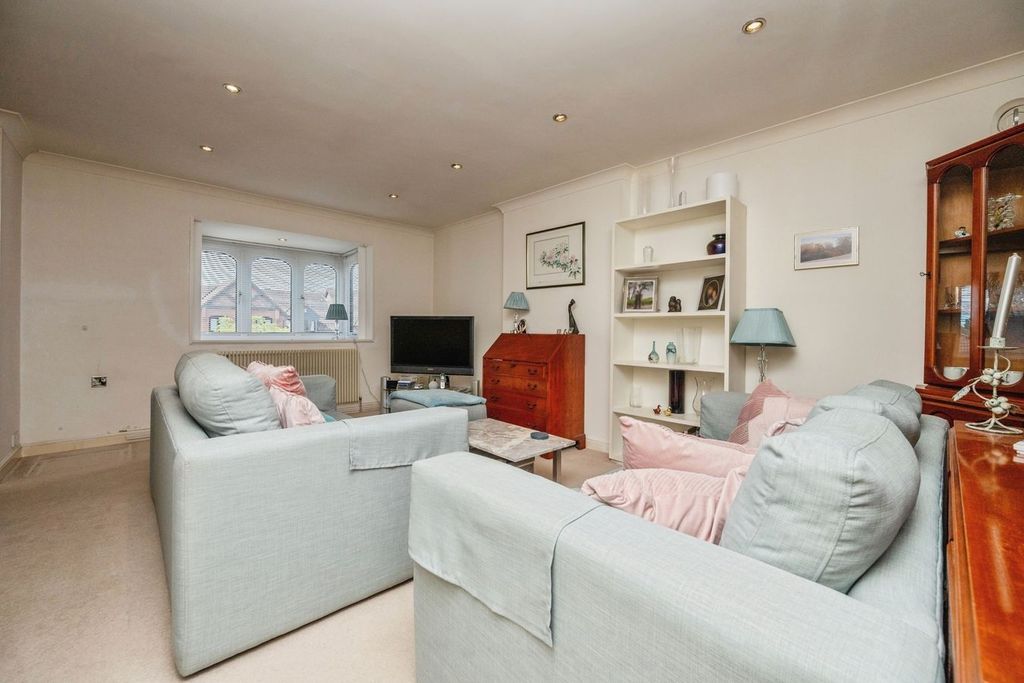 Property photo 3 of 17