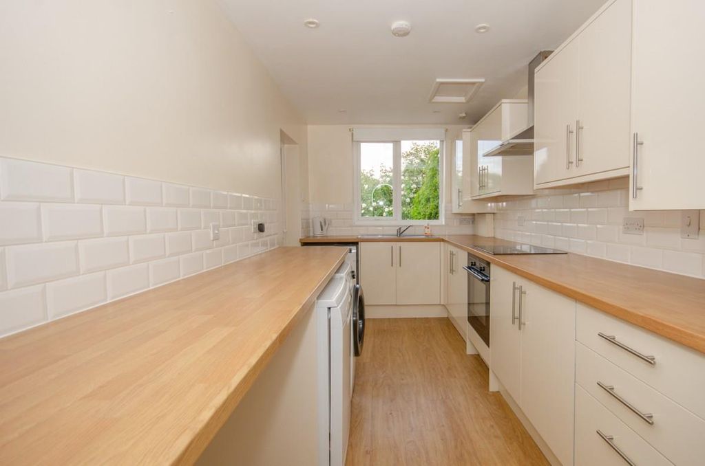 Property photo 3 of 21 Kitchen.Jpg