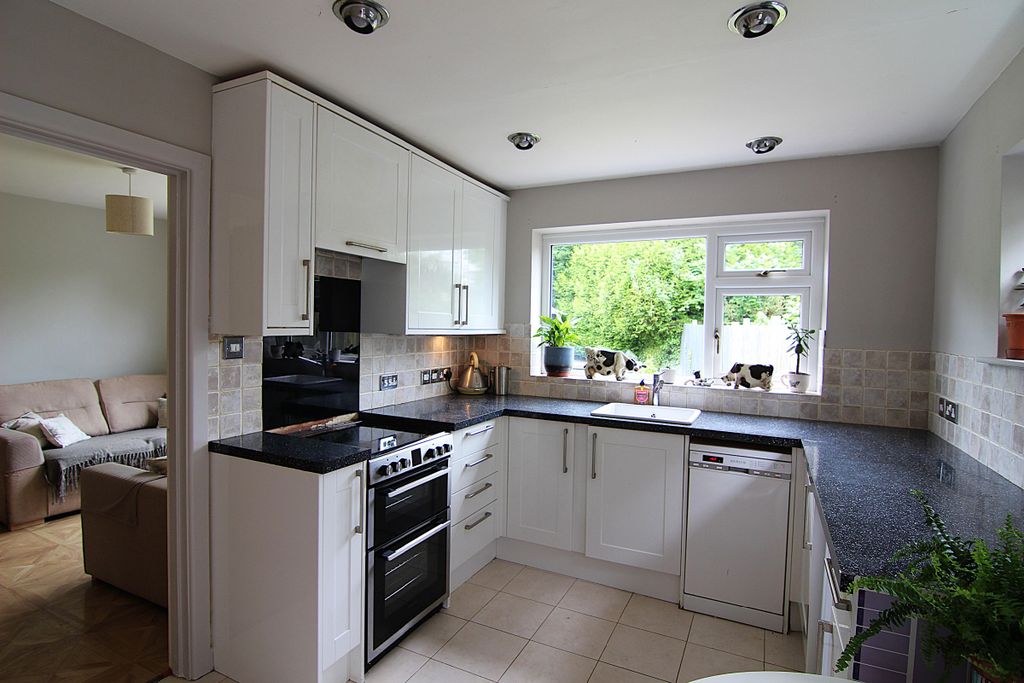 Property photo 3 of 20
