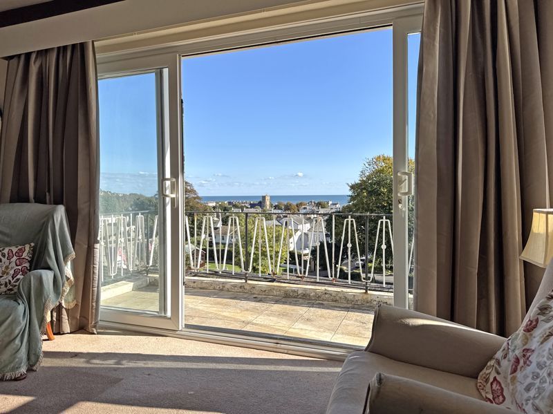 Property photo 2 of 14 Photo 4