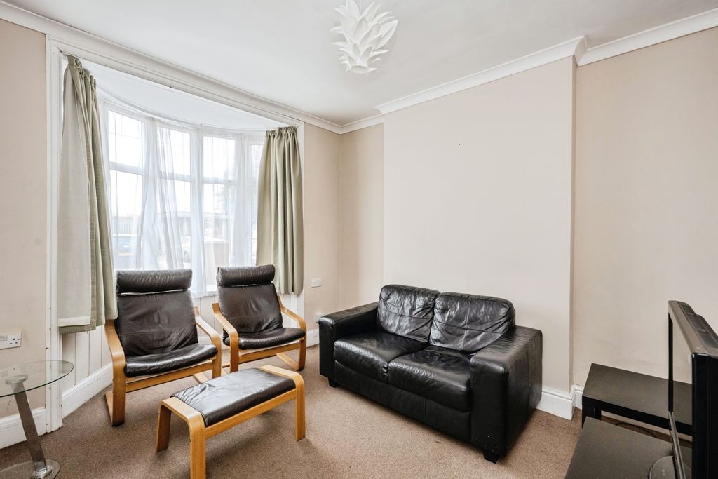 Property photo 3 of 17 Pbox-Img.Jpg