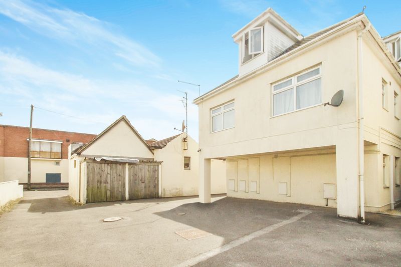 Property photo 1 of 7 Photo 6